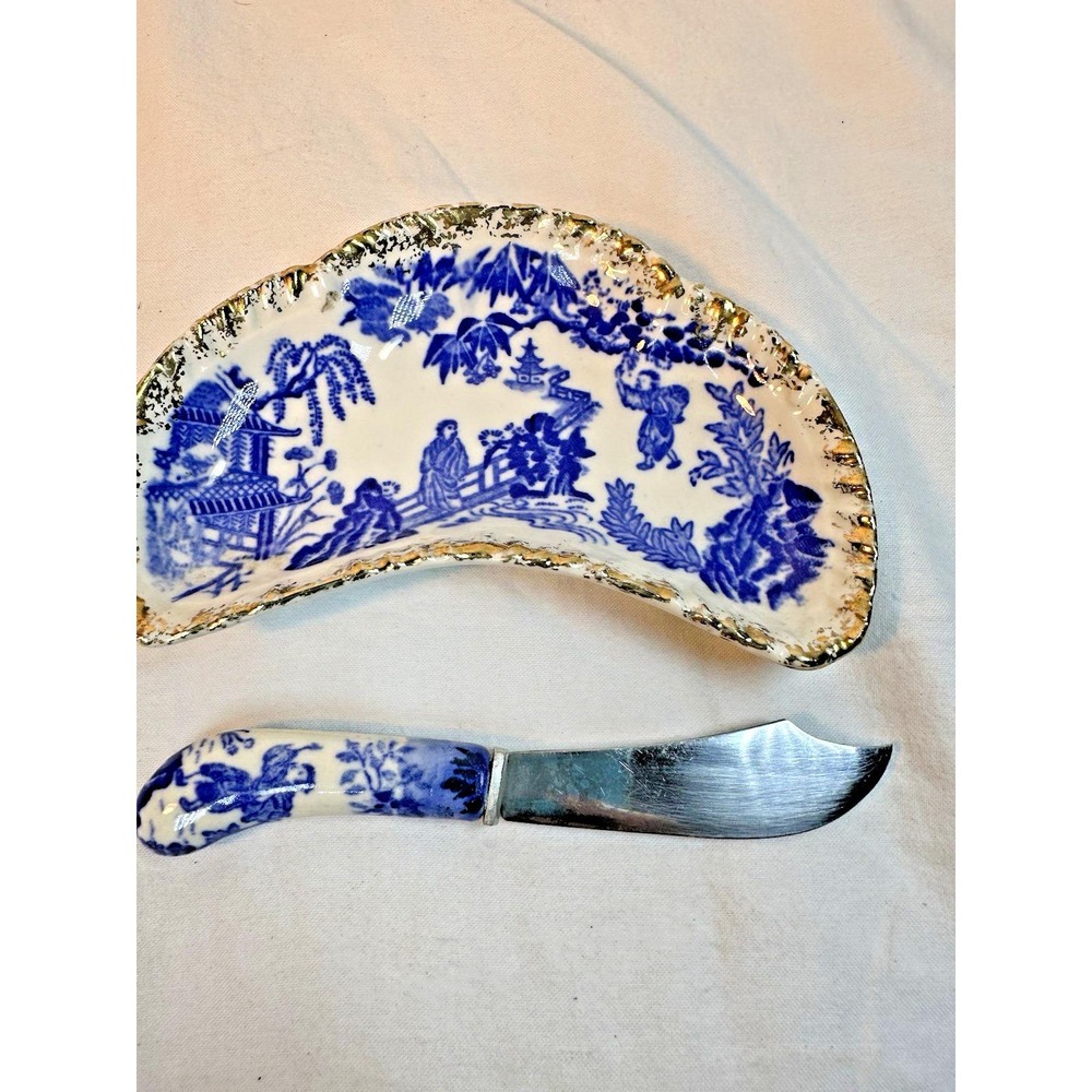 Vintage Japan Blue and White Crescent Bone Dish & Matching Spreader Knife Set 5" - Picture 2 of 7